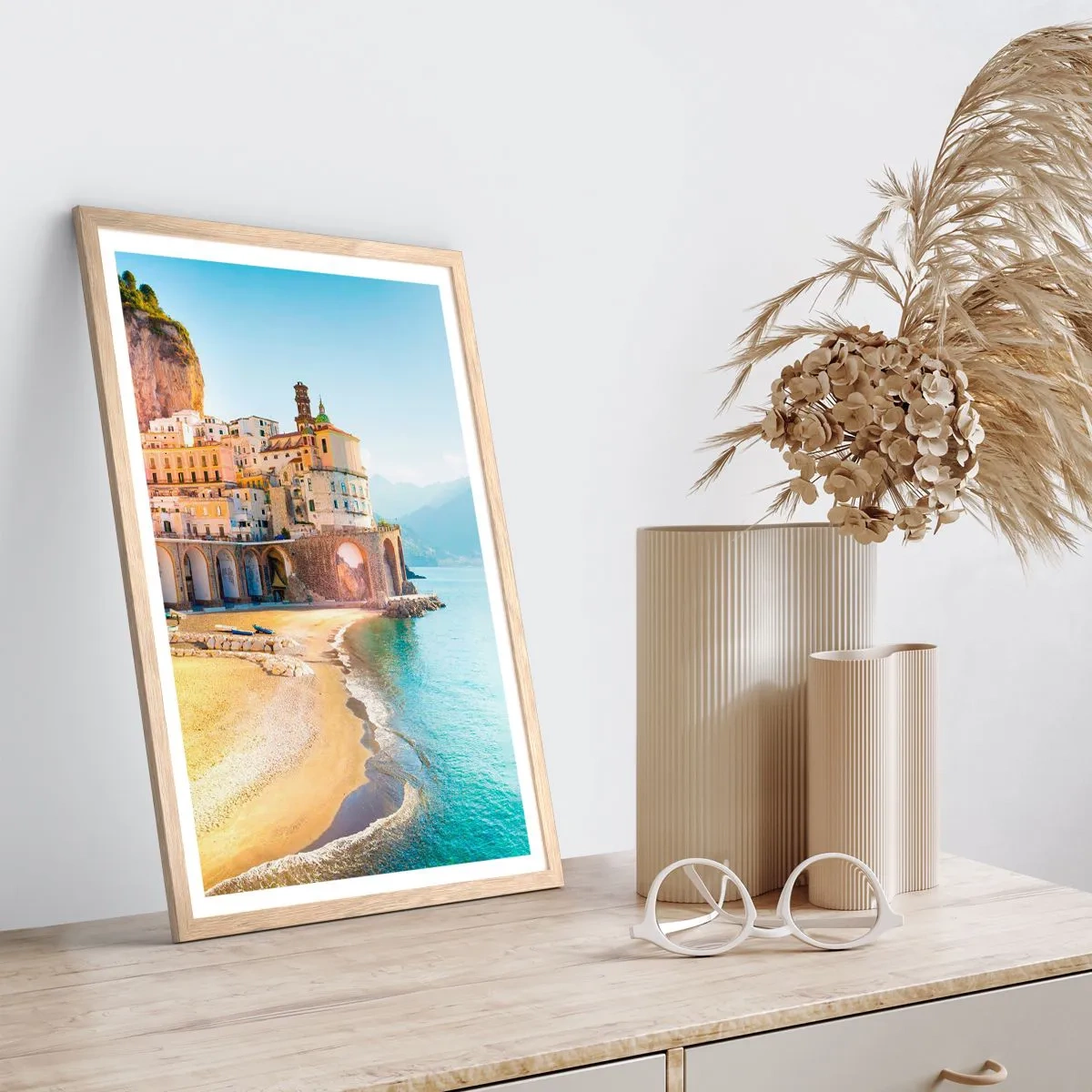 Plakat i ramme af lyst egetræ - En utrolig by - 70x100 cm