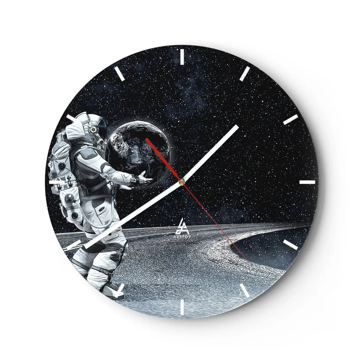Vægur, Uret - En astronaut står på månen og holder Jorden i sine hænder - 30x30cm - På Mælkevejen - Moderne vægdekoration til stue, køkken og soveværelse ARTTOR