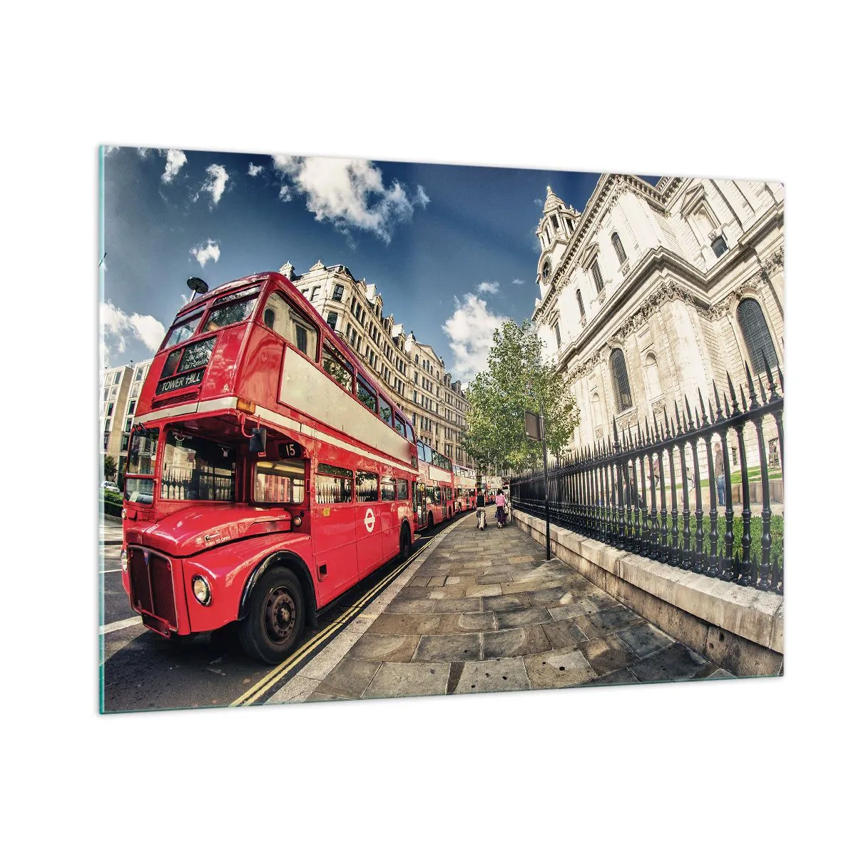 Billede på glas - Gade i London i grå og rødt - 100x70 cm