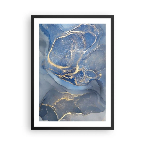 Plakat i sort ramme - Abstrakte pletter i nuancer af blå og guld - 50x70cm - Guldstøv - Moderne vægdekoration til stue og soveværelse ARTTOR