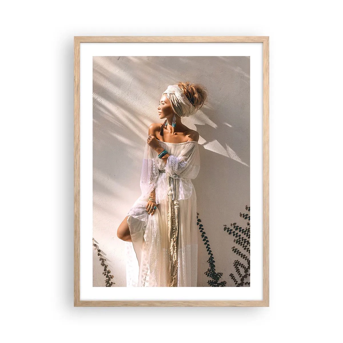 Plakat i ramme af lyst egetræ - Solen og pigen - 50x70 cm