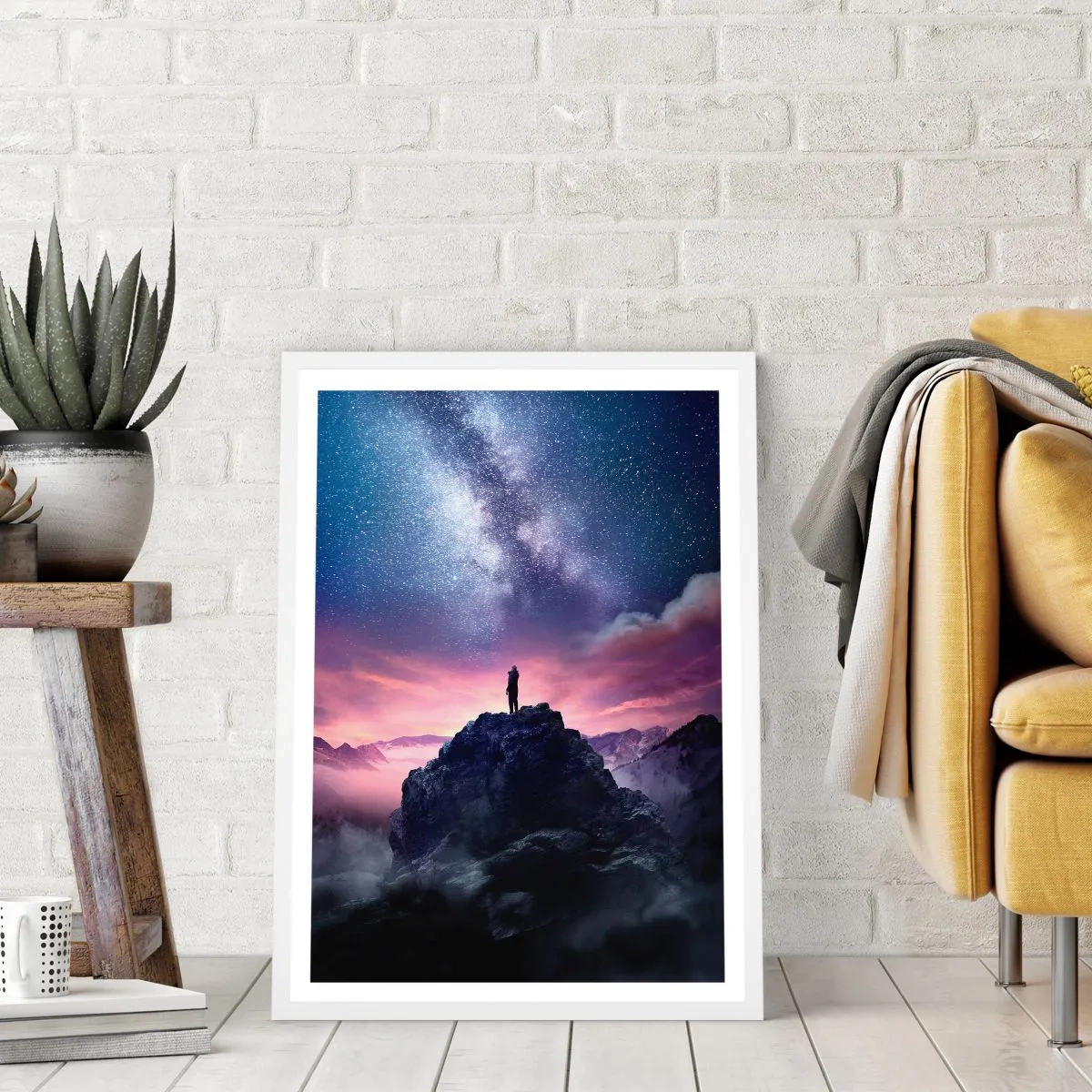 Plakat i hvid ramme - Og han følte liv - 70x100 cm