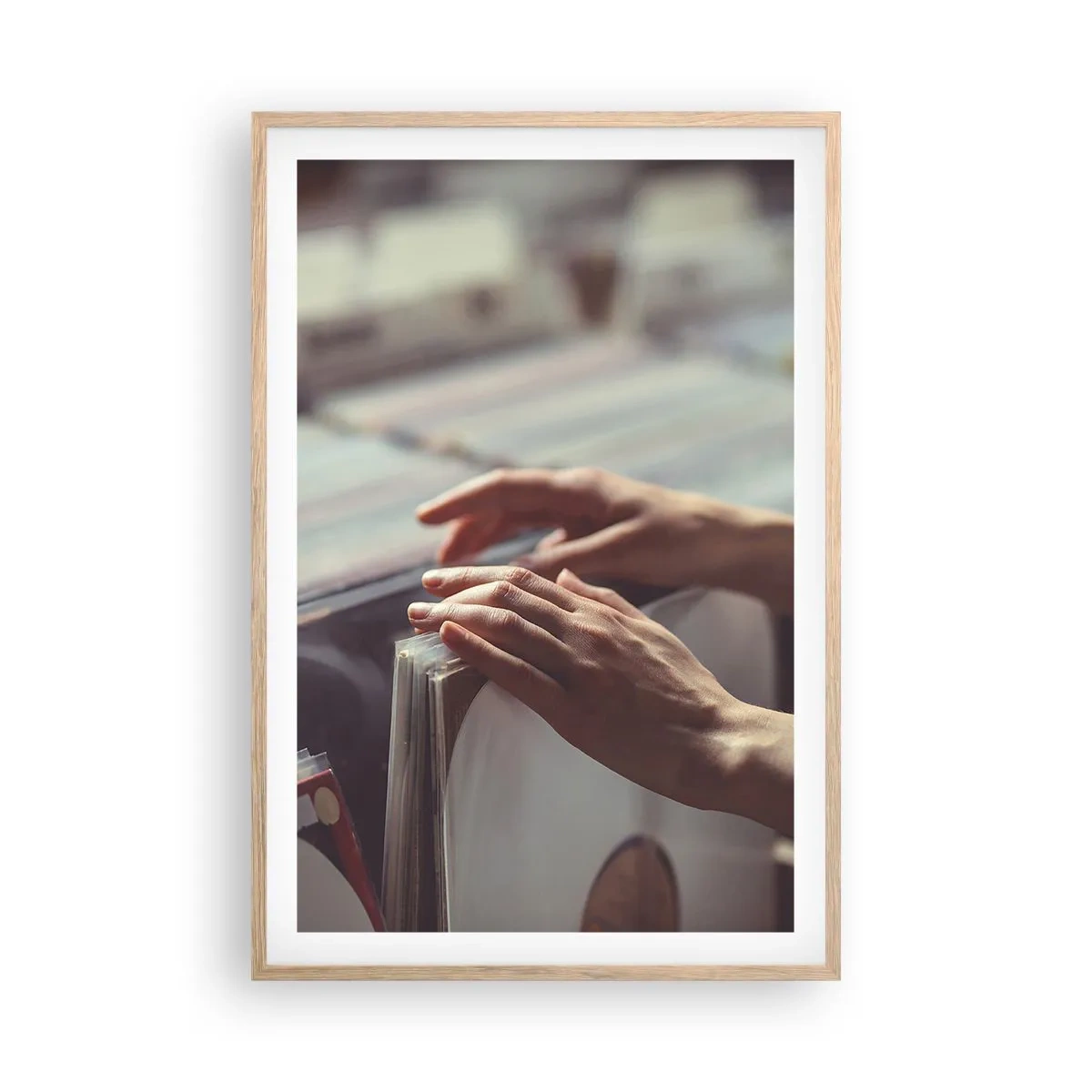 Plakat i ramme af lyst egetræ - På jagt efter følelser - 61x91 cm