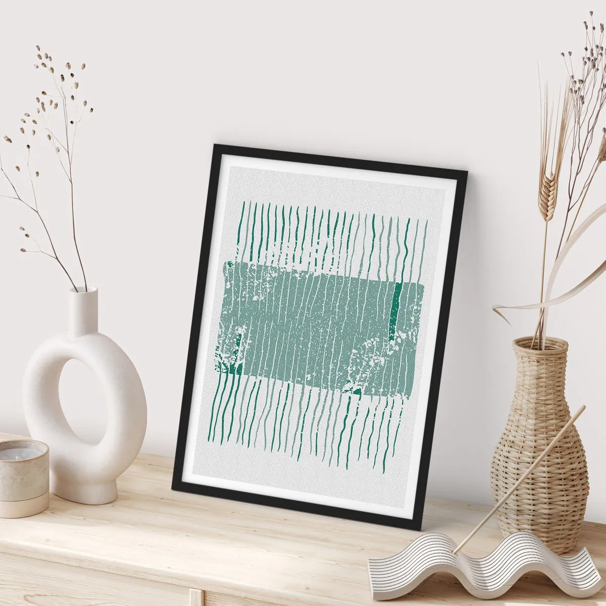 Plakat i sort ramme - En minimalistisk komposition af linjer og teksturer i grønne nuancer. - 50x70cm - Marin abstraktion - Moderne vægdekoration til stue og soveværelse ARTTOR