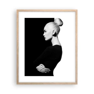 Plakat i ramme af lyst egetræ - Blot en kvinde - 40x50 cm