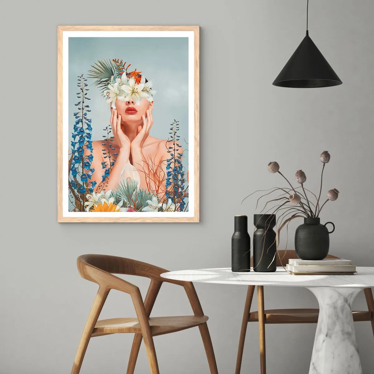 Plakat i ramme af lyst egetræ - Kvinde blomst - 70x100 cm