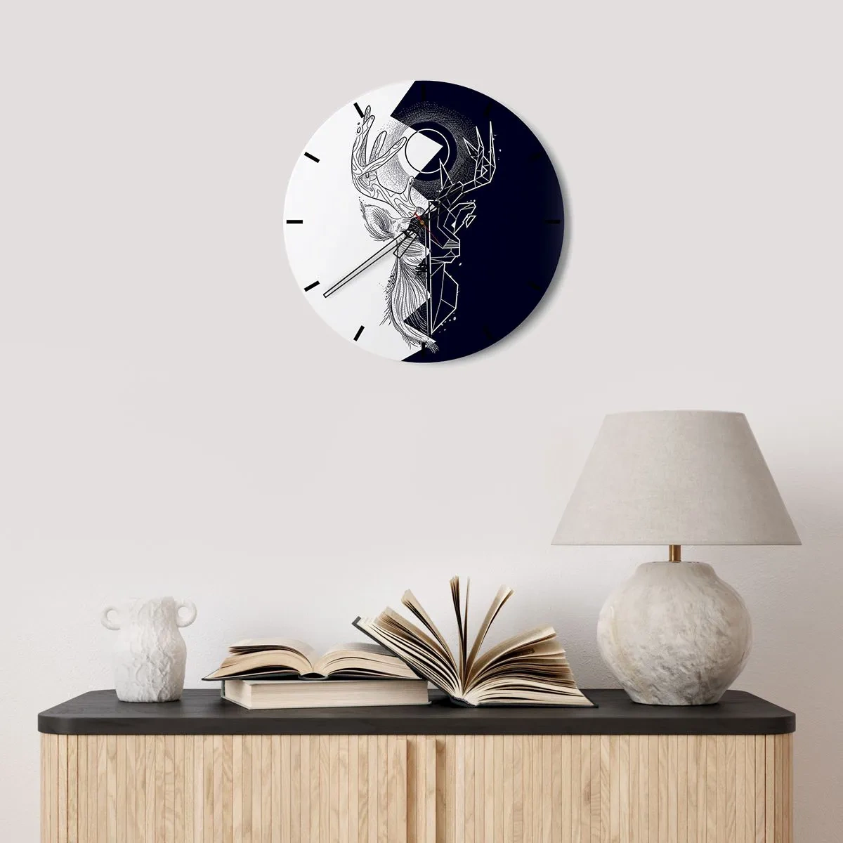 Vægur, Uret - Geometrisk hjortemotiv på en baggrund af kontrasterende farver - 30x30cm - Modsætningernes kamp og enhed - Moderne vægdekoration til stue, køkken og soveværelse ARTTOR
