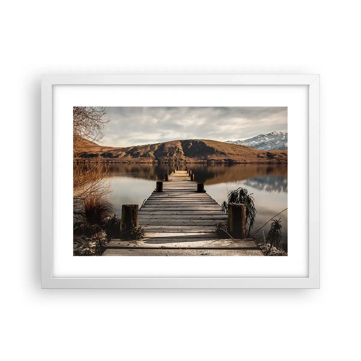 Plakat i hvid ramme - Et landskab i stilhed - 40x30 cm