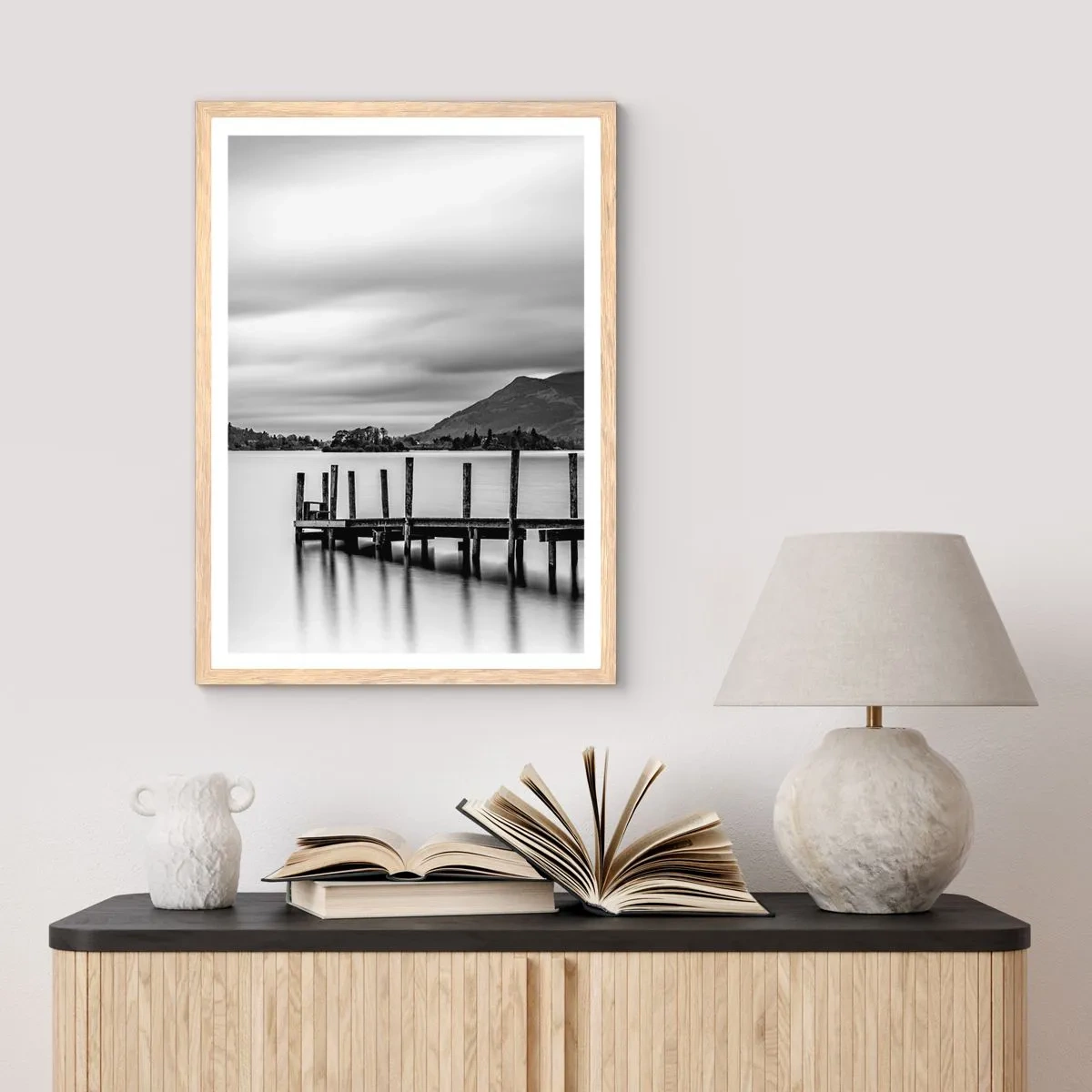 Plakat i ramme af lyst egetræ - Mildhed og styrke - 50x70 cm