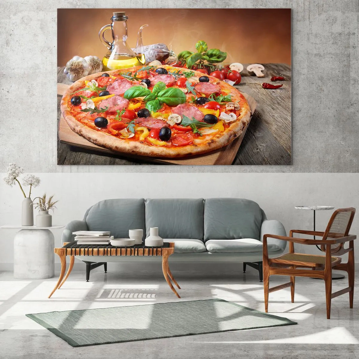 Billede på glas - Pizza med toppings på et træbord med olivenolie og krydderier - 70x50cm - Med en ægte italiensk smag - Moderne vægdekoration til stue og soveværelse ARTTOR