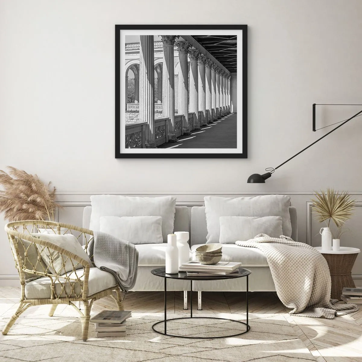 Plakat i sort ramme - Solrig arkade - 60x60 cm