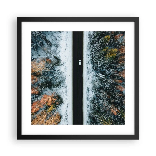 Plakat i sort ramme - Skær gennem vinterskoven - 40x40 cm