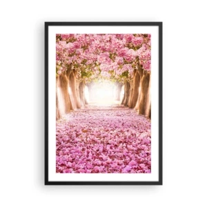 Plakat i sort ramme - En allé af kirsebærtræer med et lyserødt blomstertæppe - 50x70cm - Vejen til paradis - Moderne vægdekoration til stue og soveværelse ARTTOR