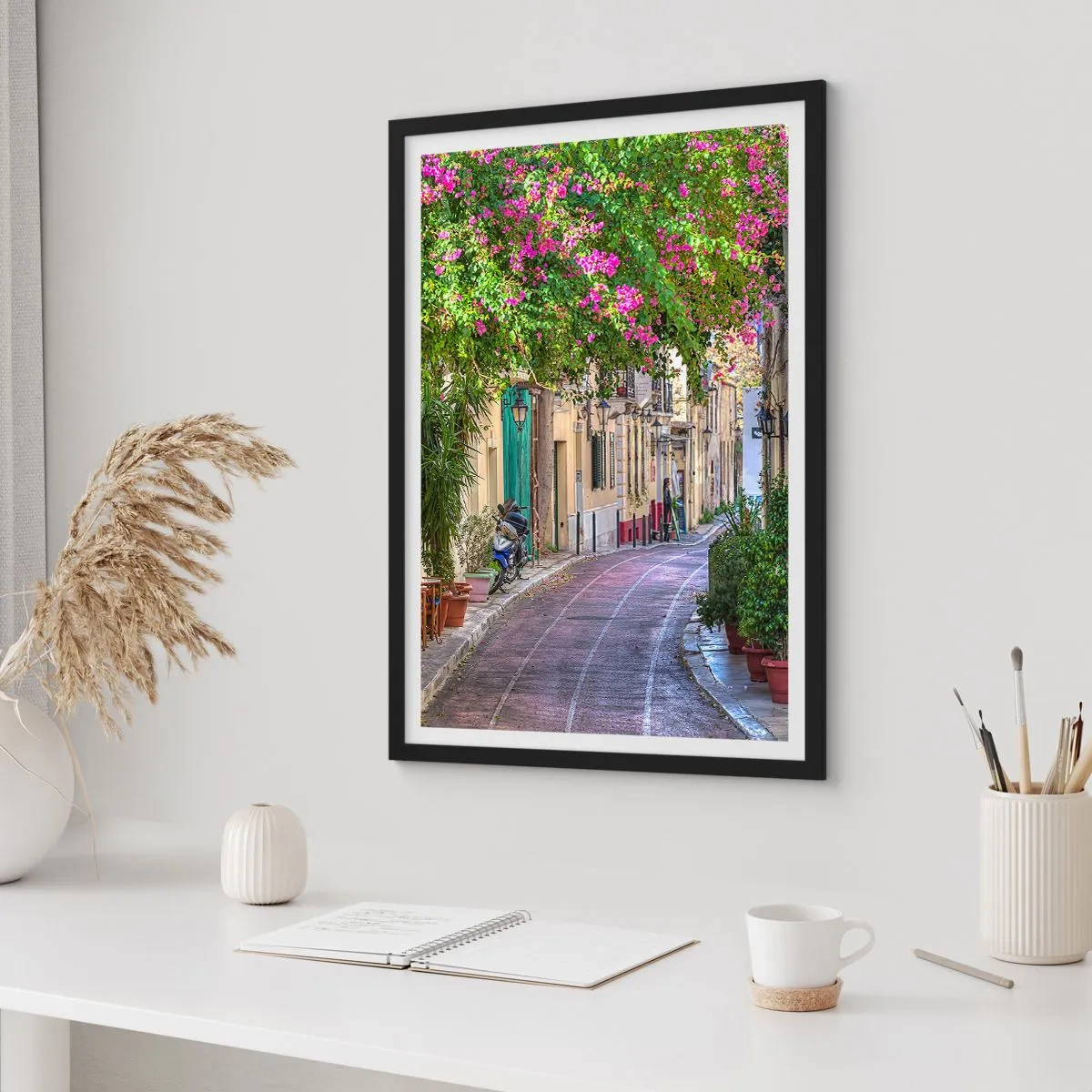 Plakat i sort ramme - En blomstrende gyde - 70x100 cm
