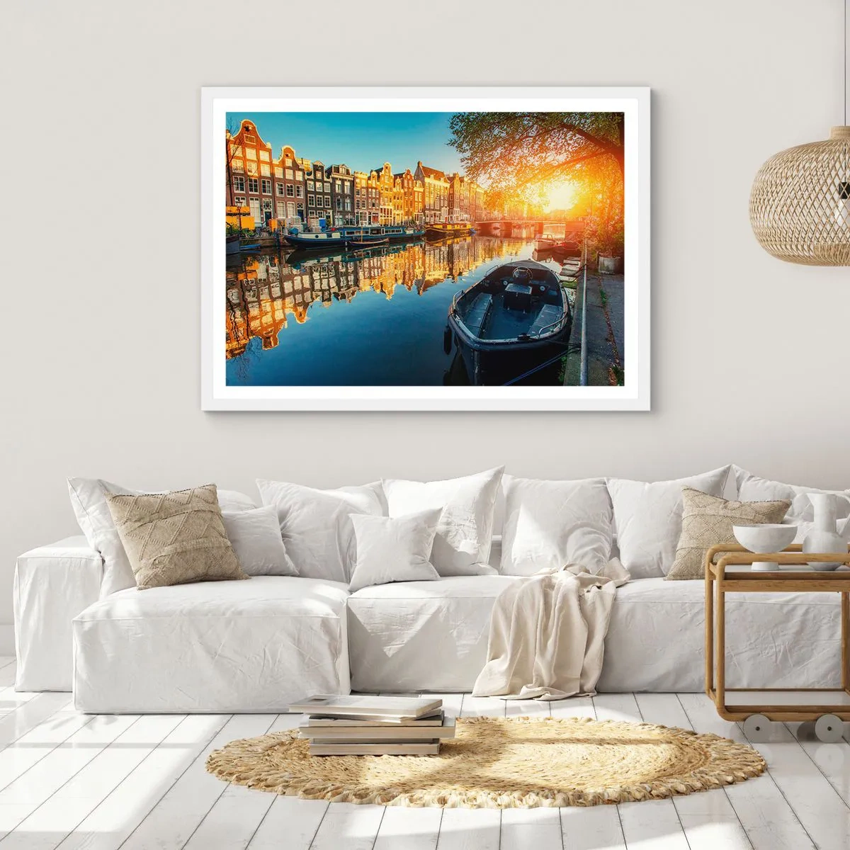Plakat i hvid ramme - Morgen i Amsterdam - 100x70 cm