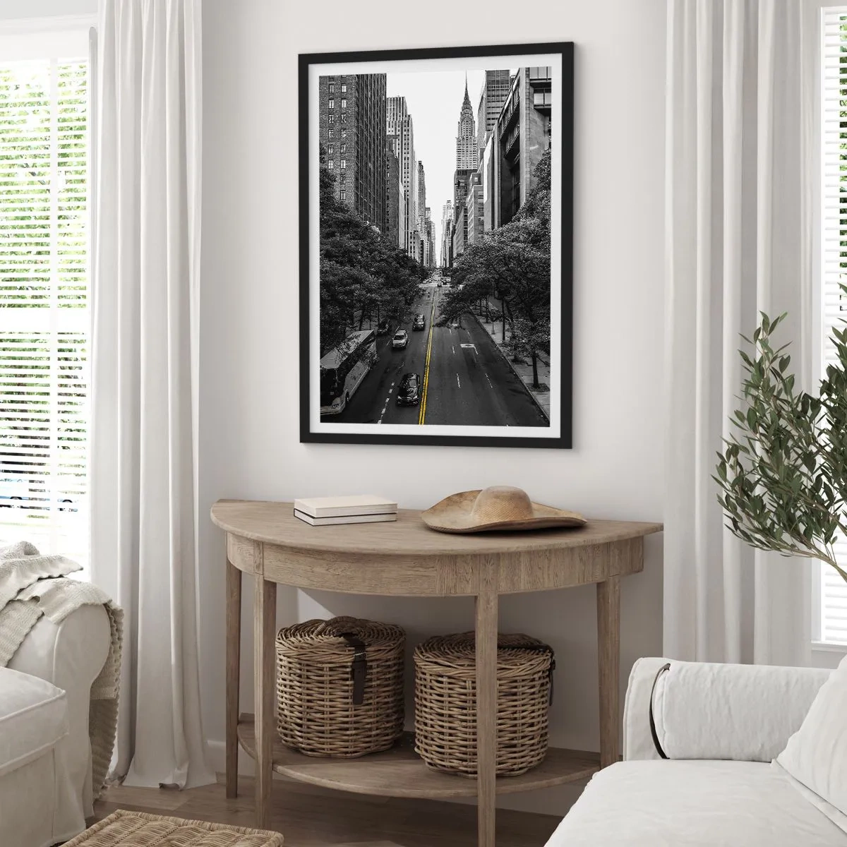Plakat i sort ramme - Sort-hvidt bypanorama med en gul linje på vejen - 50x70cm - New York morgen - Moderne vægdekoration til stue og soveværelse ARTTOR
