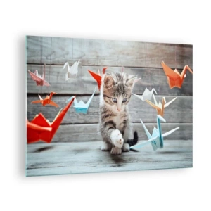 Billede på glas - En kat leger med farverige origami-traner - 70x50cm - Første lektion - Moderne vægdekoration til stue og soveværelse ARTTOR