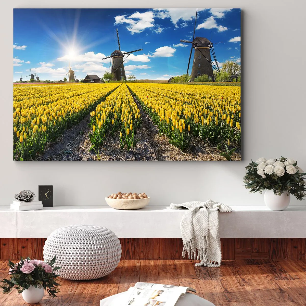 Lærredstryk - Billede på lærred - Et felt af gule tulipaner med vindmøller i horisonten - 70x50cm - Kunne ikke være mere hollandsk - Moderne vægdekoration til stue og soveværelse ARTTOR