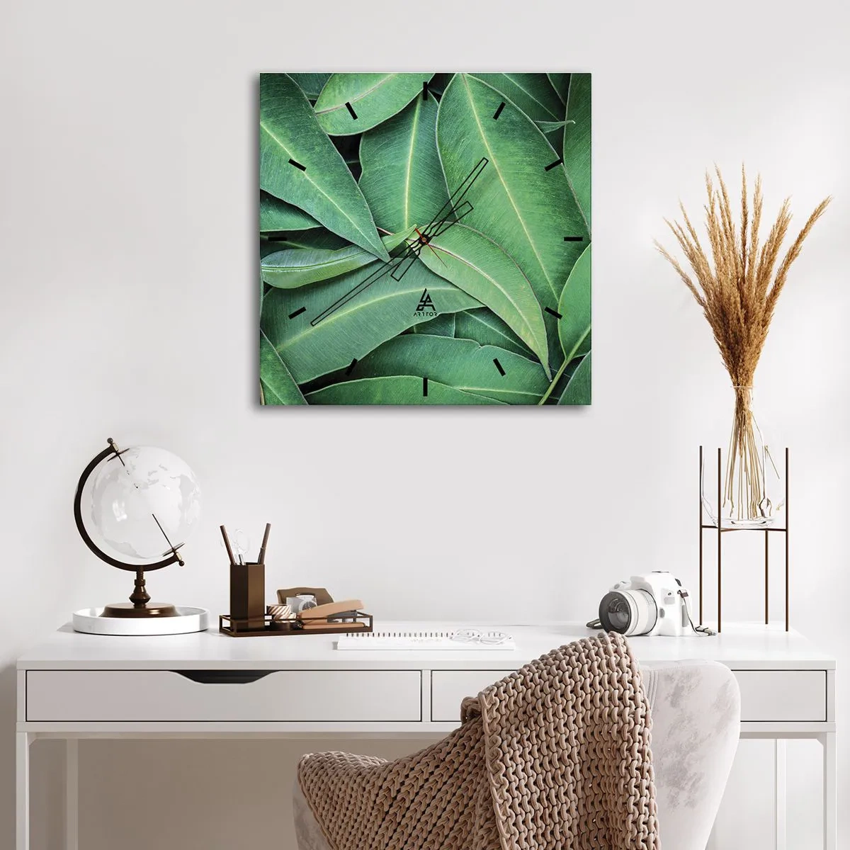 Vægur, Uret - Saftig og frisk - 30x30 cm