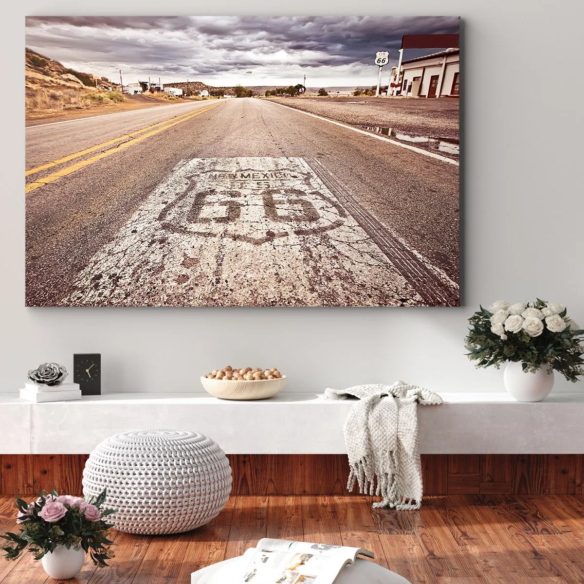 Lærredstryk - Billede på lærred - Route 66 i et ørkenklima med en malerisk himmel - 70x50cm - Mother Road - amerikansk legende - Moderne vægdekoration til stue og soveværelse ARTTOR