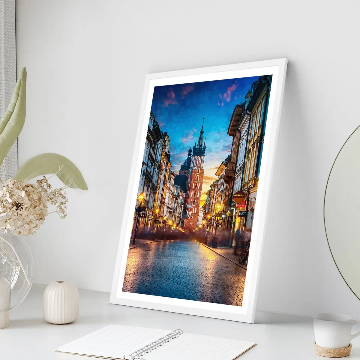 Plakat i hvid ramme - Krakows charme - 70x100 cm