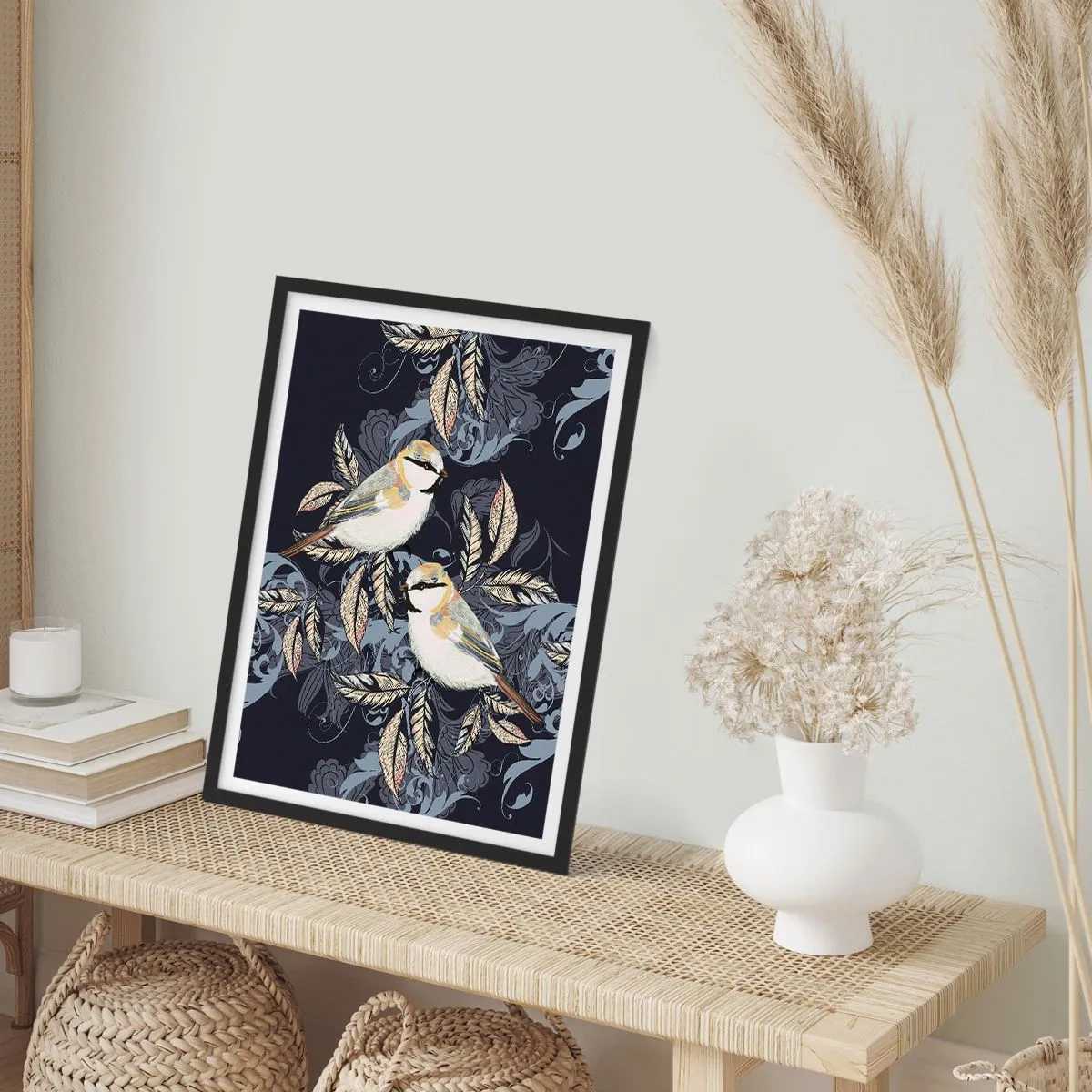 Plakat i sort ramme - To fugle mod en baggrund af dekorative blade og ornamenter - 50x70cm - Gul-blå espalier - Moderne vægdekoration til stue og soveværelse ARTTOR
