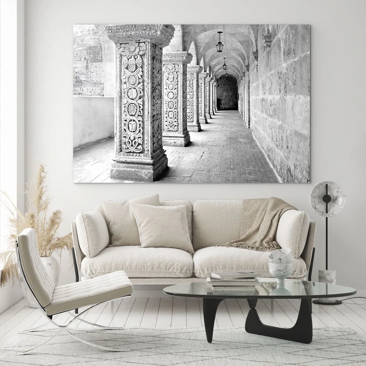 Billede på glas - Historisk kloster med udskårne søjler - 70x50cm - Og hvor går det hen...? - Moderne vægdekoration til stue og soveværelse ARTTOR