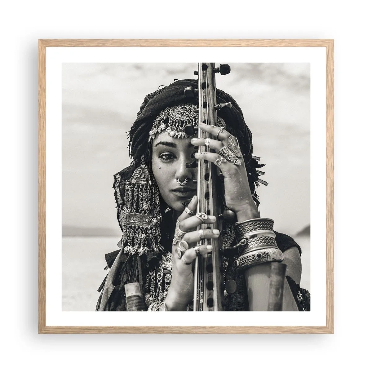 Plakat i ramme af lyst egetræ - Selve den orientalske musik - 60x60 cm