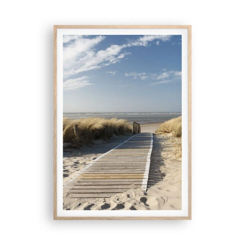 Plakat i ramme af lyst egetræ - Bag klitten, i græssets summen - 70x100 cm