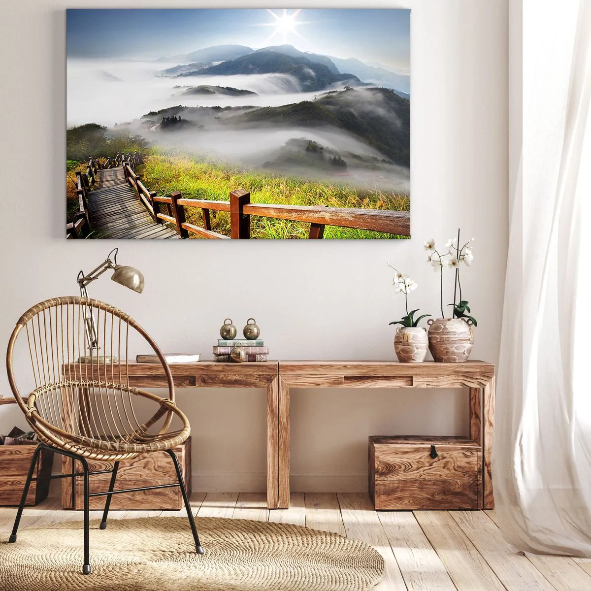Lærredstryk - Billede på lærred - En træsti blandt de tågede bjerge om morgenen - 70x50cm - Vævet mod blænding og tåge - Moderne vægdekoration til stue og soveværelse ARTTOR