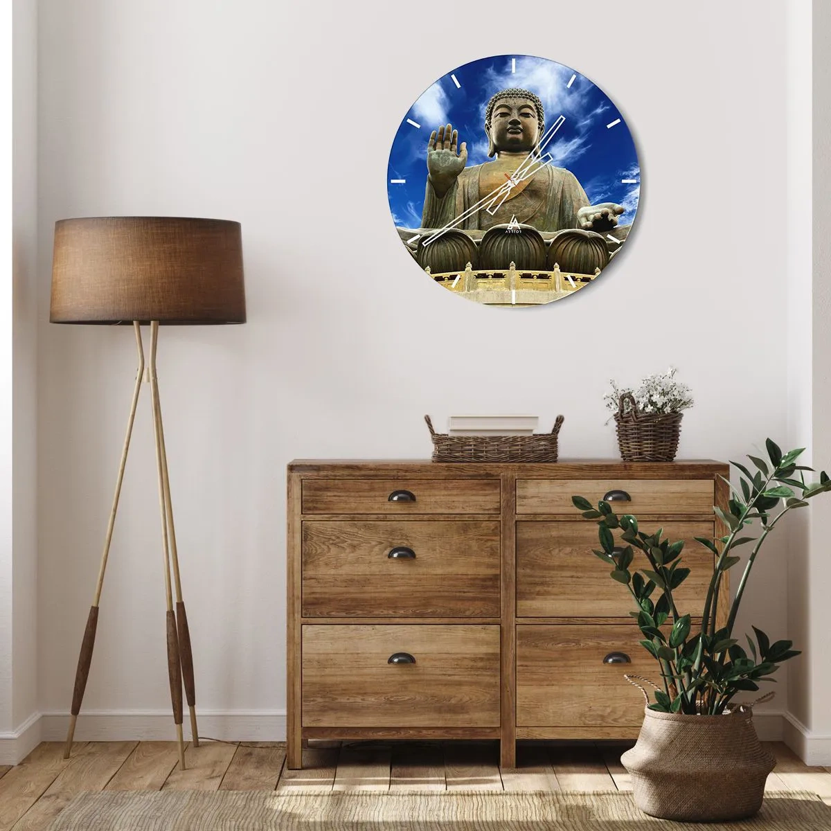 Vægur, Uret - En monumental Buddha-statue mod den blå himmel - 30x30cm - Lev uden frygt - Moderne vægdekoration til stue, køkken og soveværelse ARTTOR