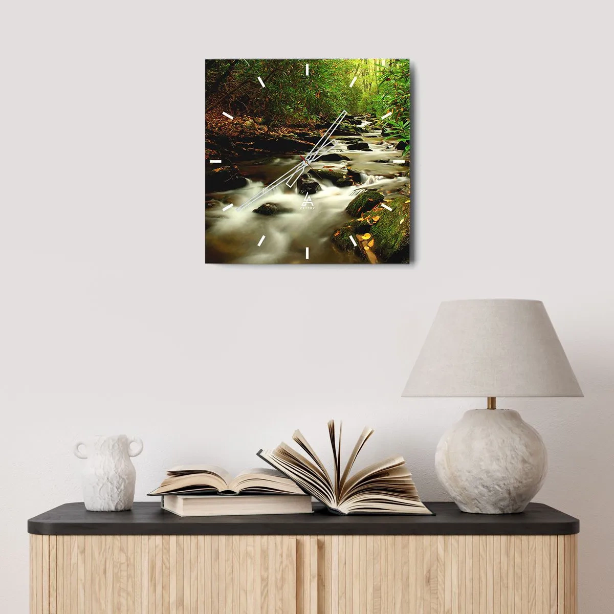 Vægur, Uret - Som flydende sølv - 30x30 cm