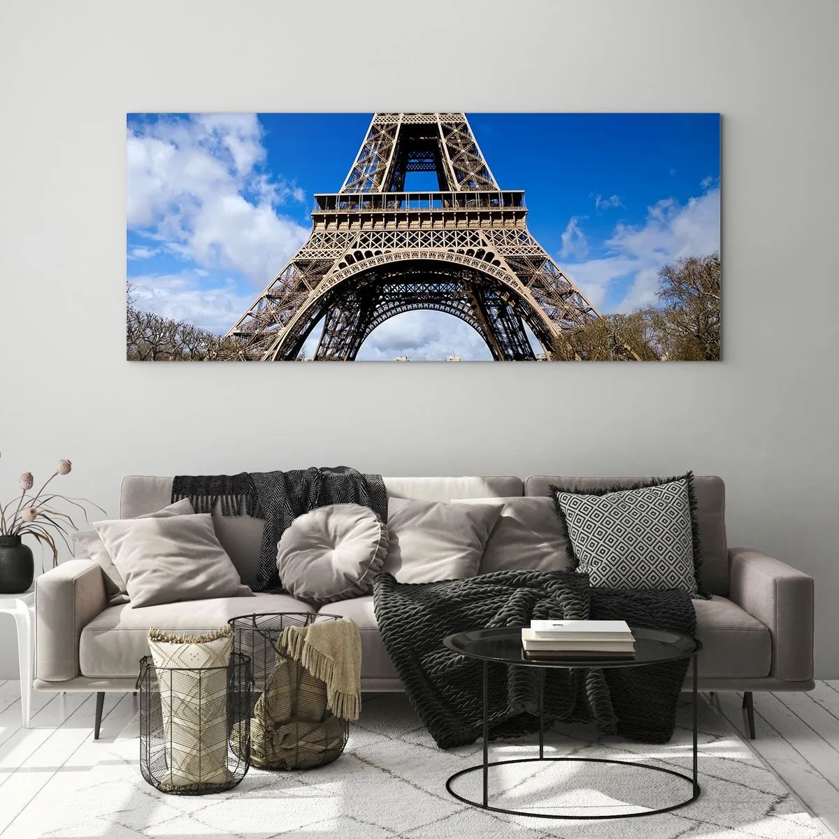 Billede på glas - Hele Paris ved hendes fødder - 120x50 cm