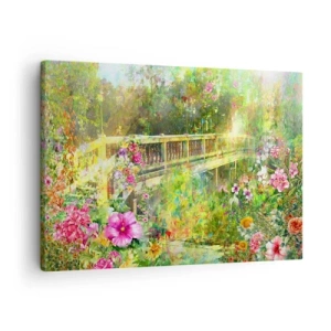 Lærredstryk - Billede på lærred - En bro omgivet af frodig vegetation og blomster - 70x50cm - Bro af forårets suk - Moderne vægdekoration til stue og soveværelse ARTTOR