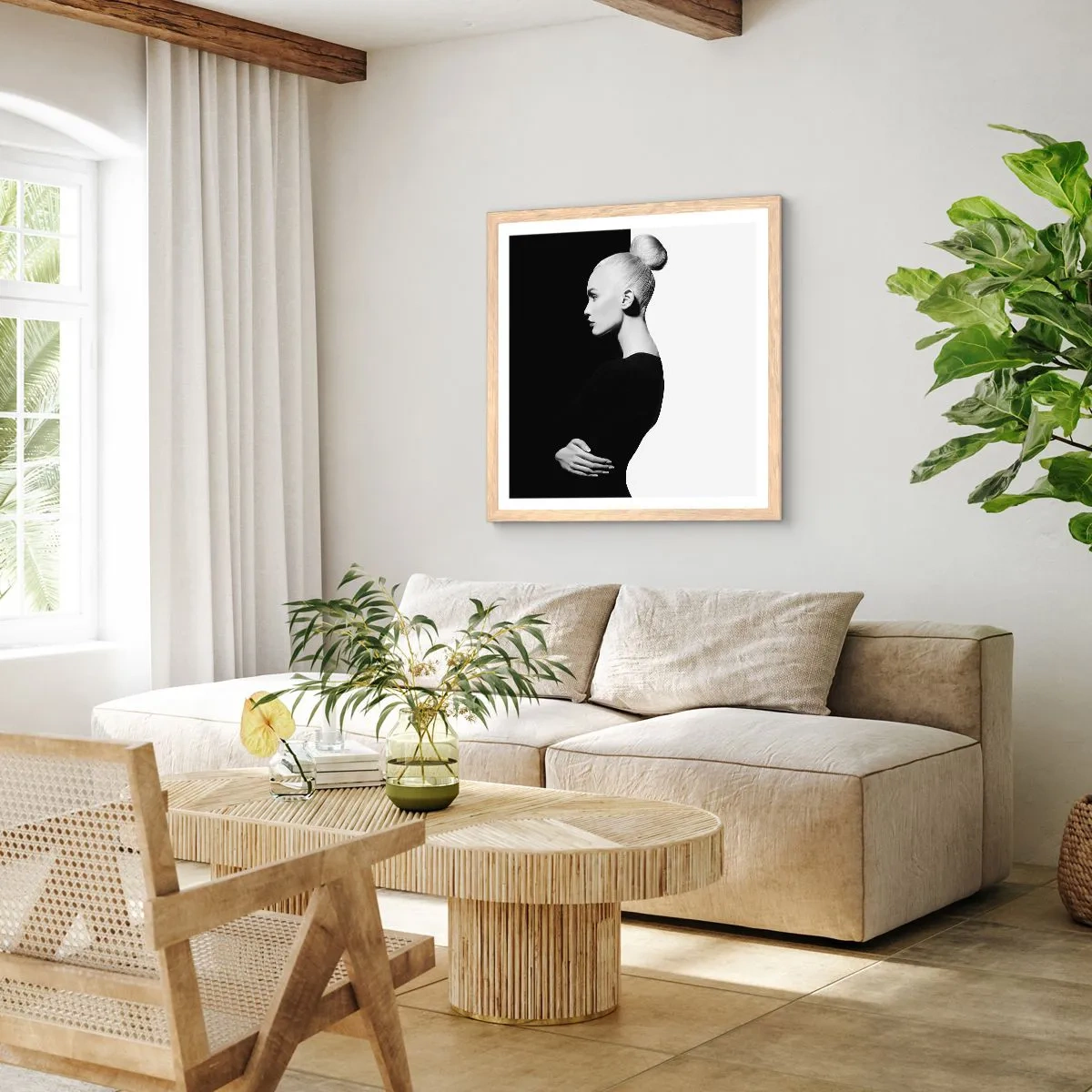 Plakat i ramme af lyst egetræ - Blot en kvinde - 60x60 cm