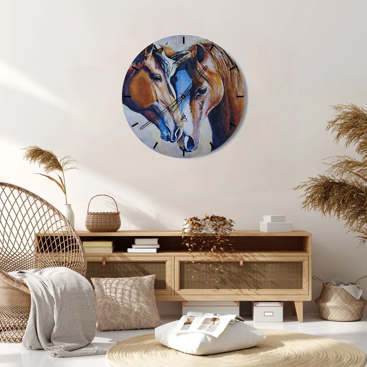 Vægur, Uret - Et maleri af to heste i malerisk stil med levende farver. - 30x30cm - Er det venskab, er det kærlighed? - Moderne vægdekoration til stue, køkken og soveværelse ARTTOR