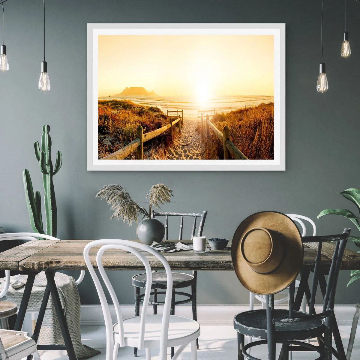 Plakat i hvid ramme - Over klitten, mod solen - 100x70 cm