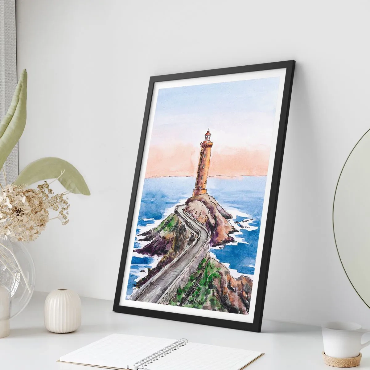 Plakat i sort ramme - Akvarelillustration af et fyrtårn på en klippekyst - 50x70cm - Med front mod havet - Moderne vægdekoration til stue og soveværelse ARTTOR