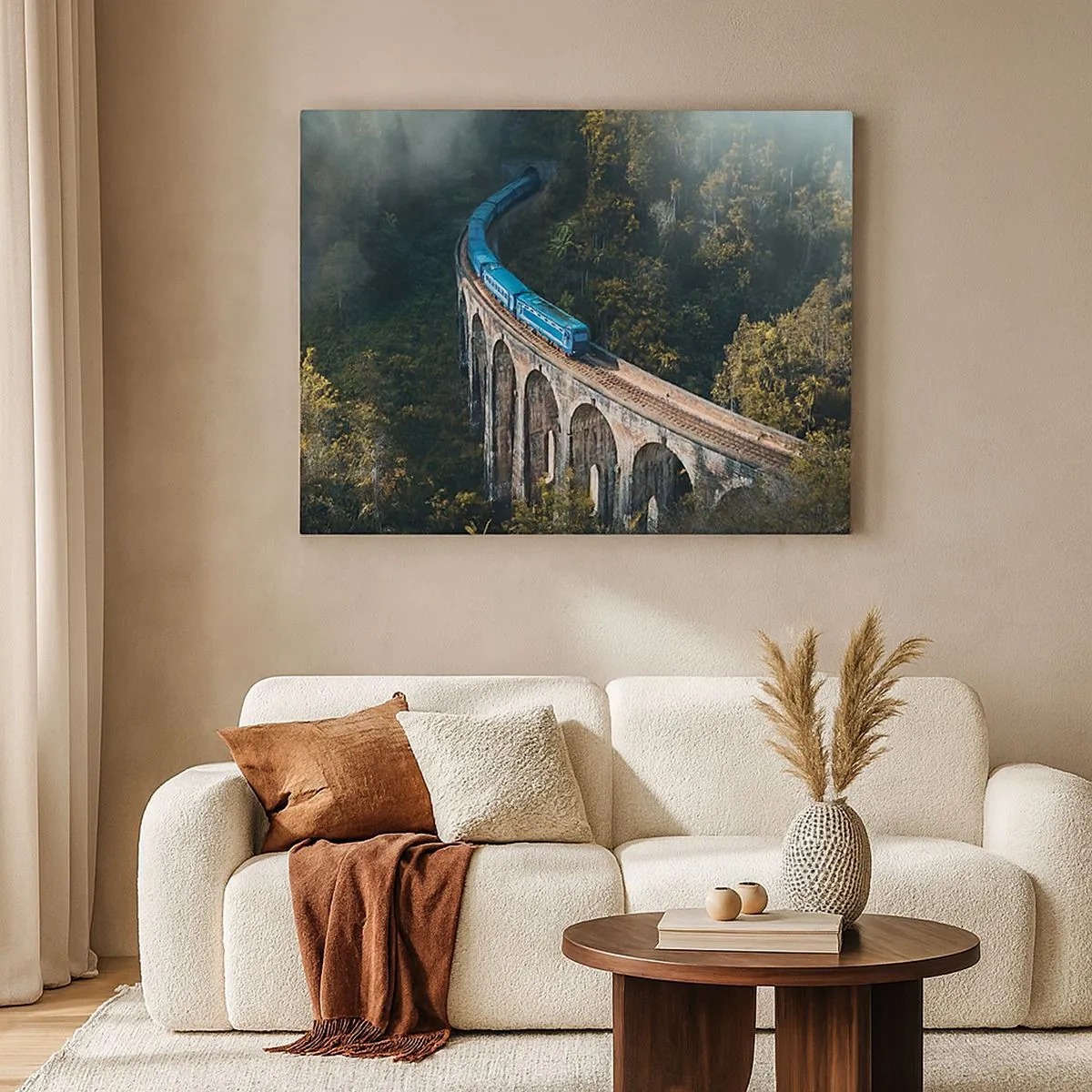 Lærredstryk - Billede på lærred - Et blåt tog på en historisk viadukt blandt skovene - 70x50cm - Tog til naturen - Moderne vægdekoration til stue og soveværelse ARTTOR