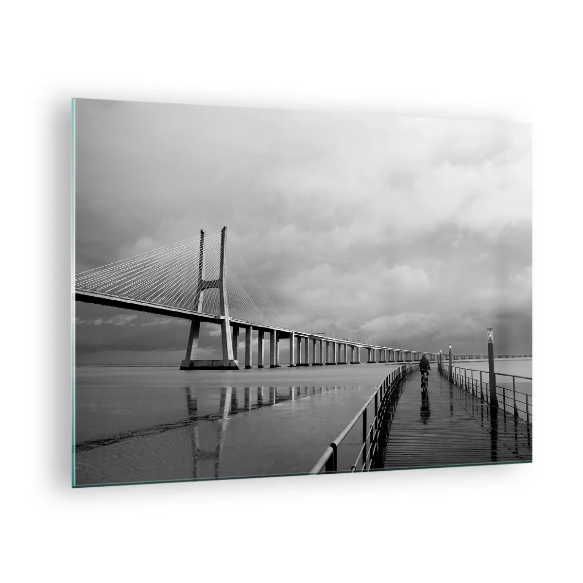 Billede på glas - En bro i et monokromatisk landskab med en cyklist - 70x50cm - Til hver, hvad han fortjener - Moderne vægdekoration til stue og soveværelse ARTTOR
