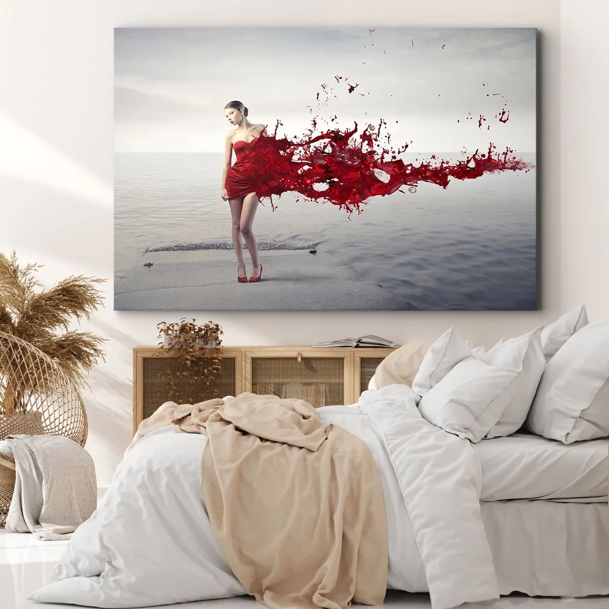 Lærredstryk - Billede på lærred - En kvinde i en rød kjole i en kunstnerisk komposition ved vandet - 70x50cm - Lidenskabelig som skarlagen - Moderne vægdekoration til stue og soveværelse ARTTOR