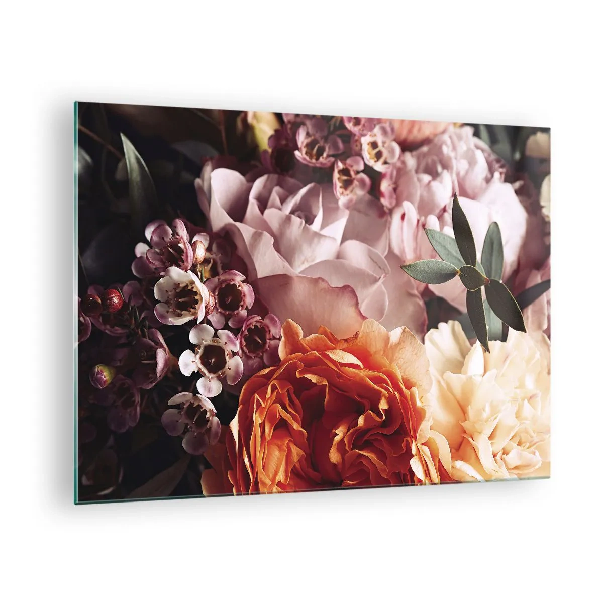 Billede på glas - Et nærbillede af en komposition af roser, nelliker og små blomster. - 70x50cm - Indhyllet i skønhed - Moderne vægdekoration til stue og soveværelse ARTTOR
