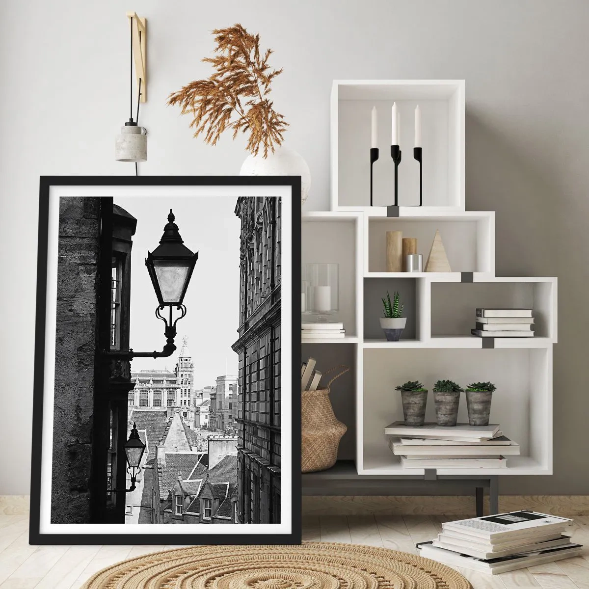 Plakat i sort ramme - Charmen ved smalle gader - 50x70cm - Historien om Edinburgh - Moderne vægdekoration til stue og soveværelse ARTTOR