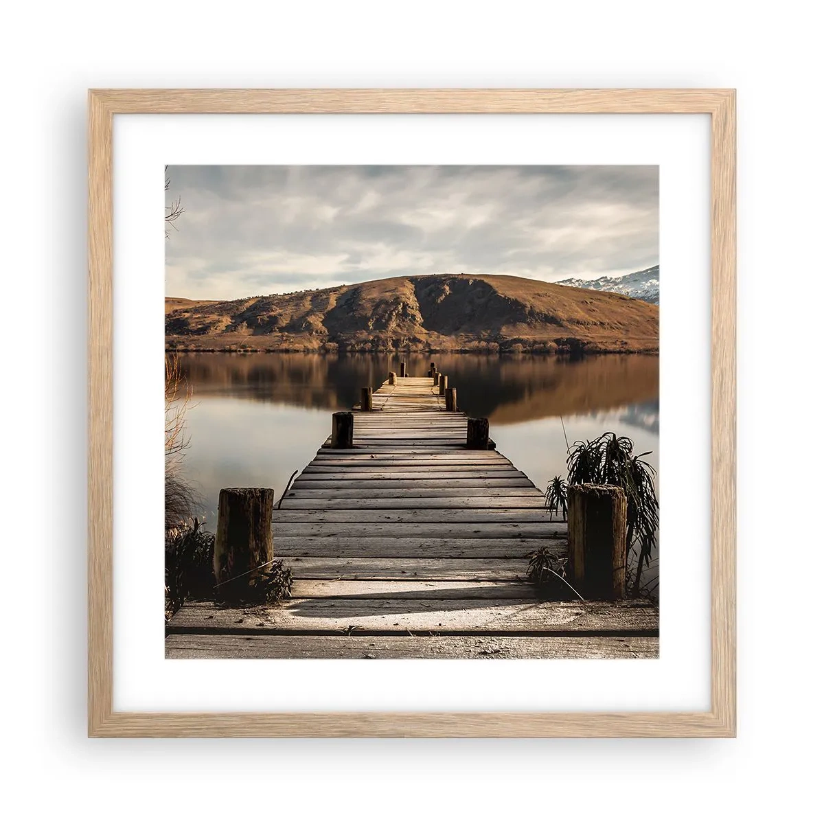 Plakat i ramme af lyst egetræ - Et landskab i stilhed - 40x40 cm