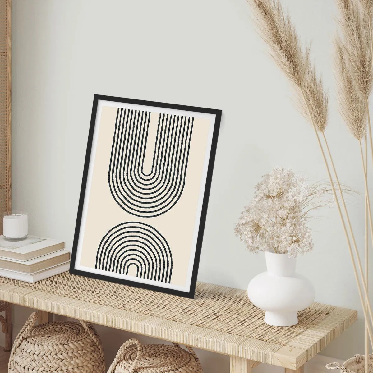 Plakat i sort ramme - Et abstrakt mønster med linjer, der danner symmetriske buer i minimalistisk stil. - 50x70cm - Kommer snart... - Moderne vægdekoration til stue og soveværelse ARTTOR