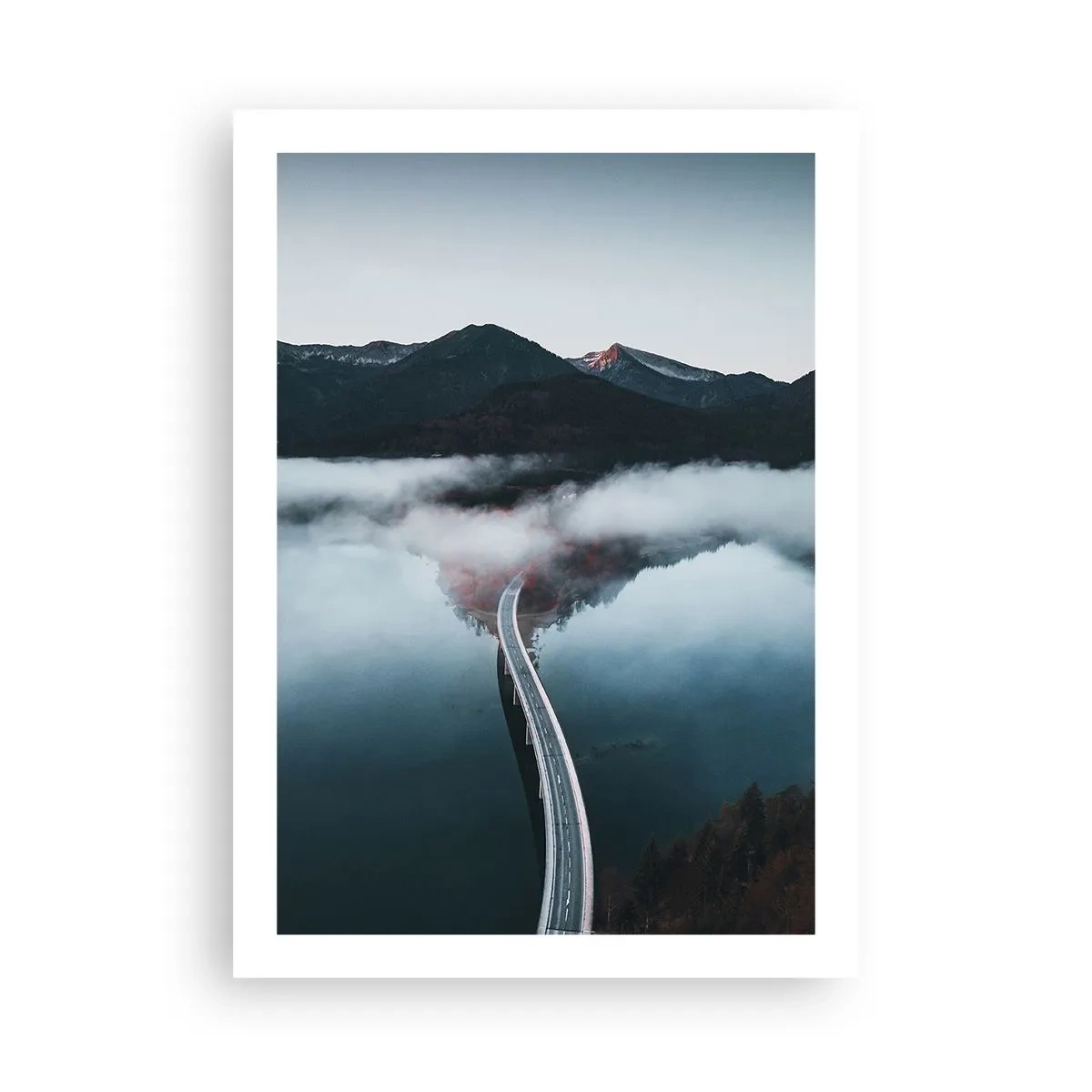 Plakat - Over vand så glat som et spejl - 50x70 cm