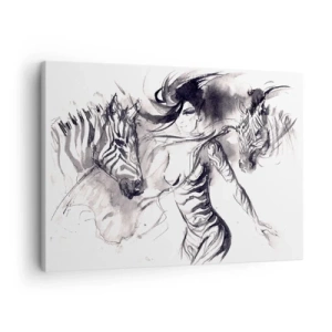 Lærredstryk - Billede på lærred - En kvinde i en dynamisk dans med zebraer i sort-hvid æstetik - 70x50cm - Danser med zebraer - Moderne vægdekoration til stue og soveværelse ARTTOR
