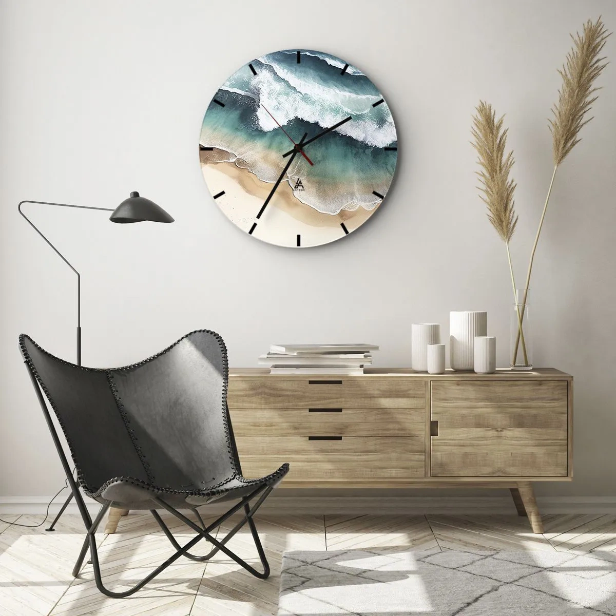 Vægur, Uret - Havbølger, der slår ned på en sandstrand fra fugleperspektiv - 30x30cm - Et evigt møde - Moderne vægdekoration til stue, køkken og soveværelse ARTTOR