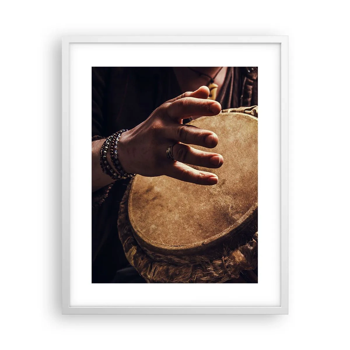 Plakat i hvid ramme - I hjertets rytme - 40x50 cm