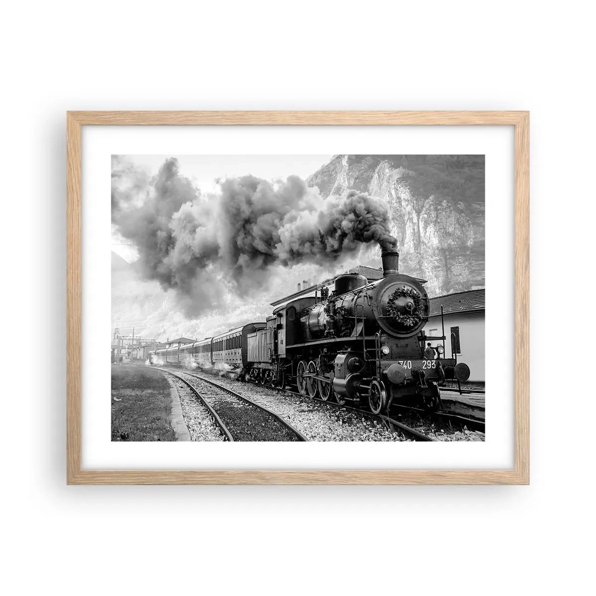 Plakat i ramme af lyst egetræ - Står på stationen... - 50x40 cm